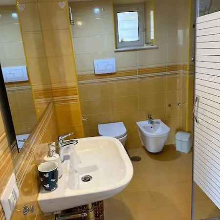 White House Apartment *